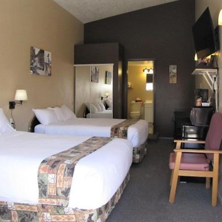 Bear Country Inn And Suites Mountain View Екстериор снимка