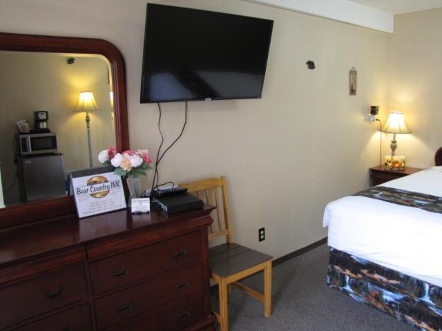Bear Country Inn And Suites Mountain View Екстериор снимка